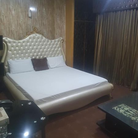 Town Guest House Toba Tek Singh Luaran gambar