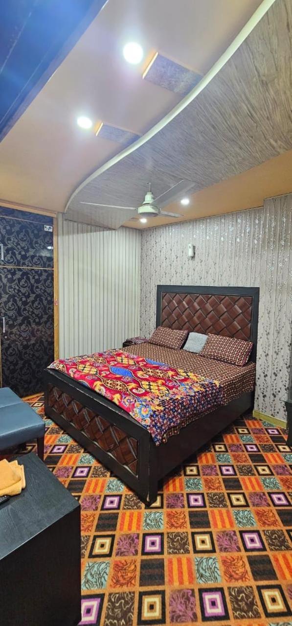 Town Guest House Toba Tek Singh Luaran gambar