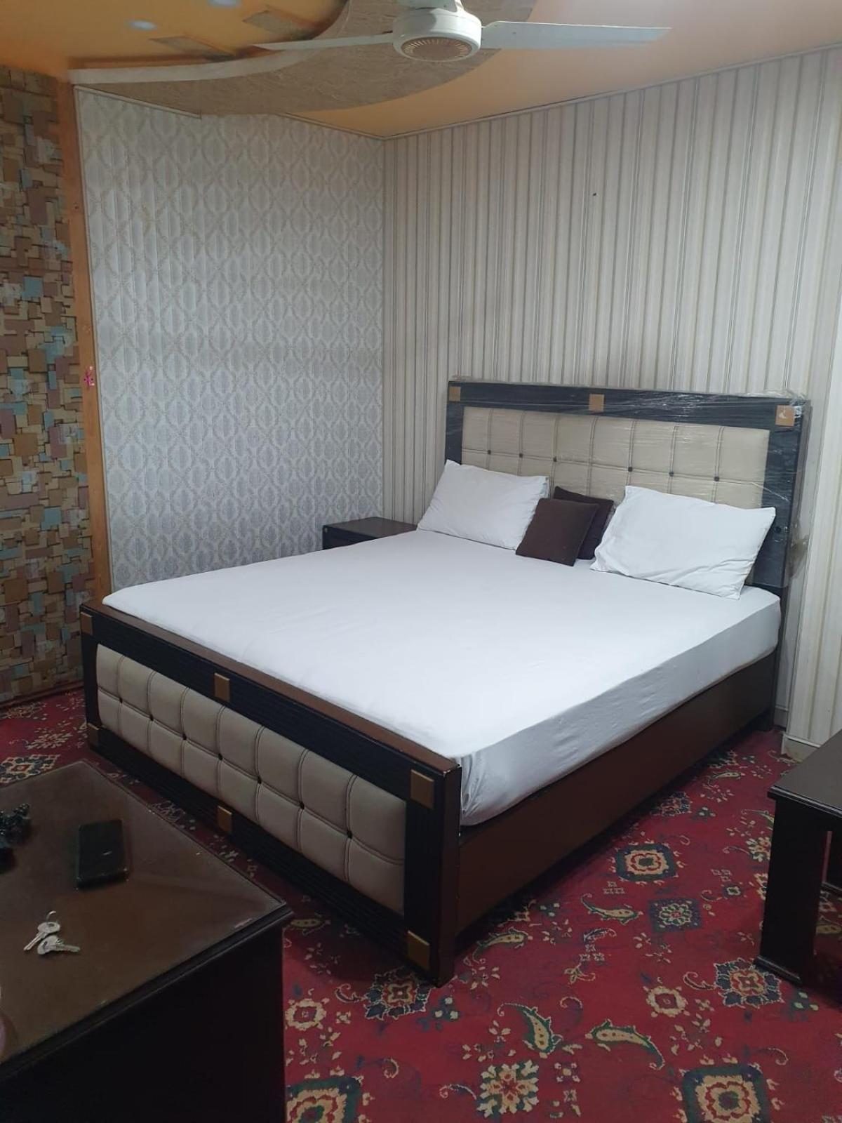 Town Guest House Toba Tek Singh Luaran gambar