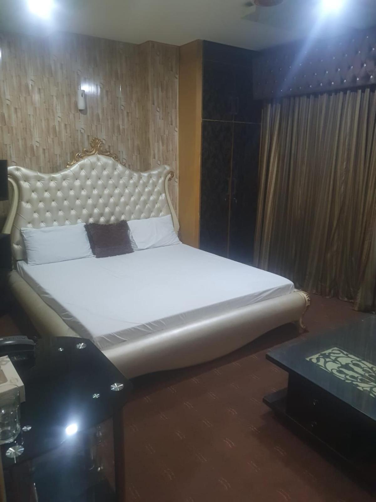 Town Guest House Toba Tek Singh Luaran gambar
