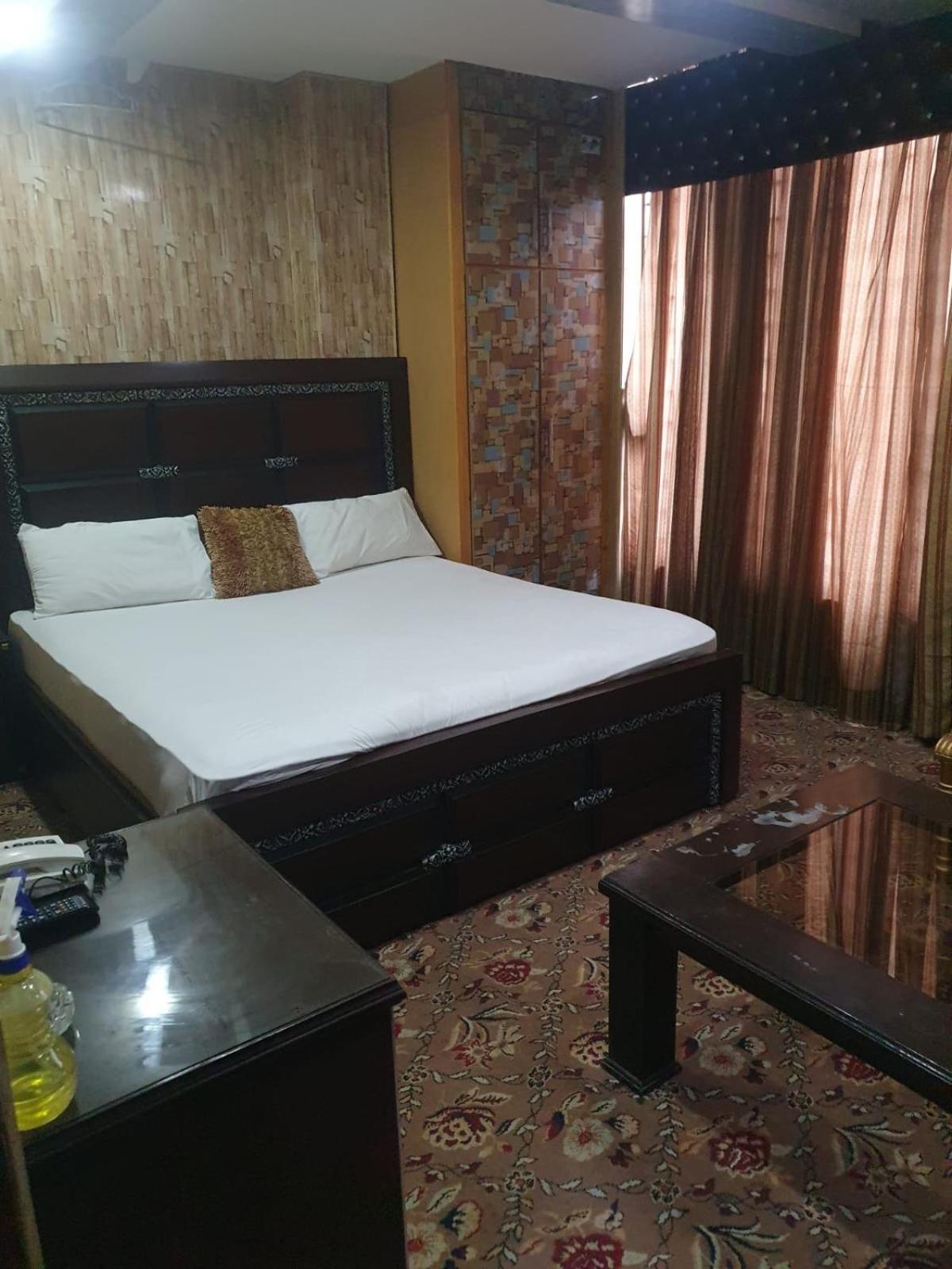 Town Guest House Toba Tek Singh Luaran gambar