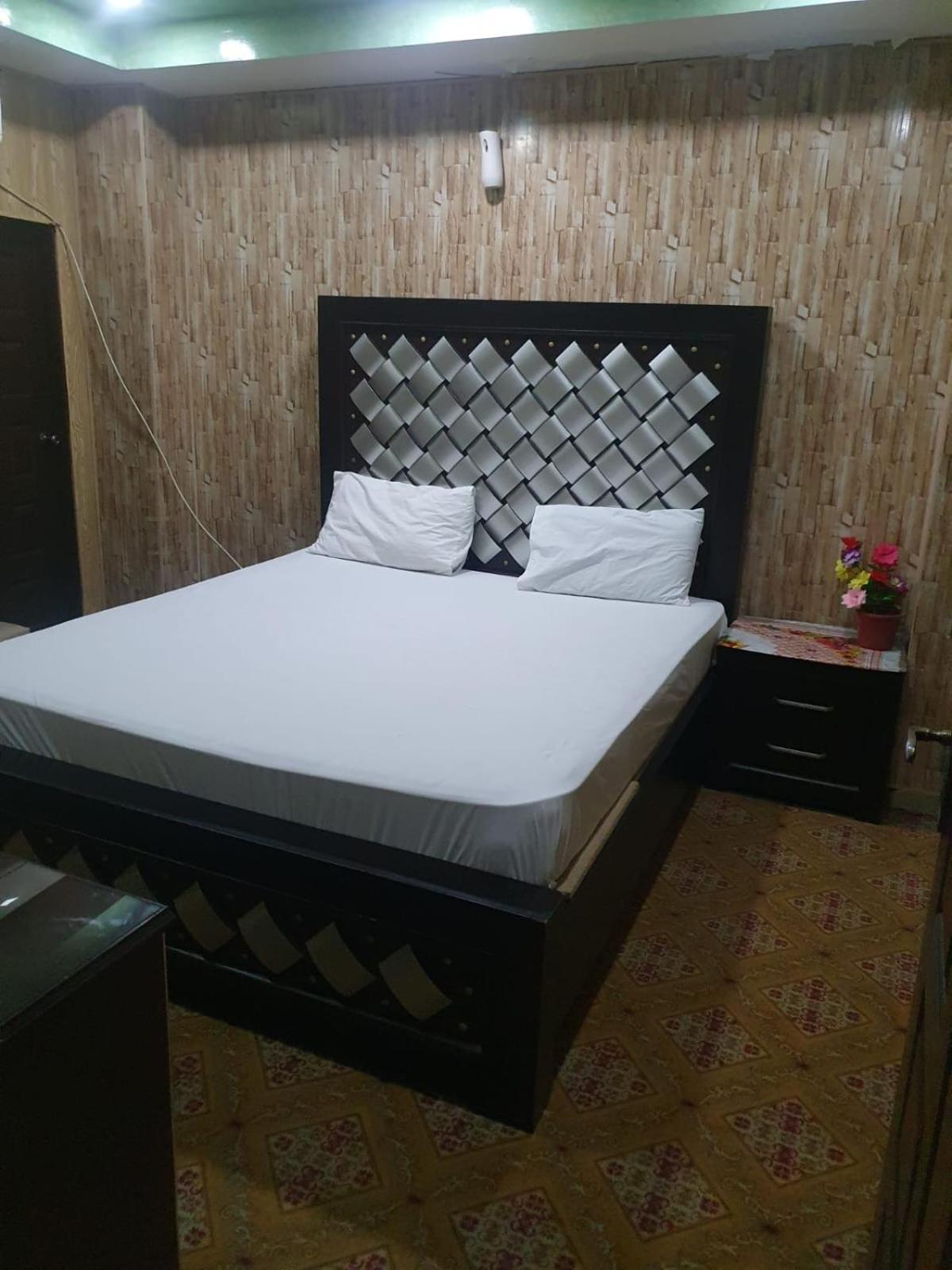 Town Guest House Toba Tek Singh Luaran gambar